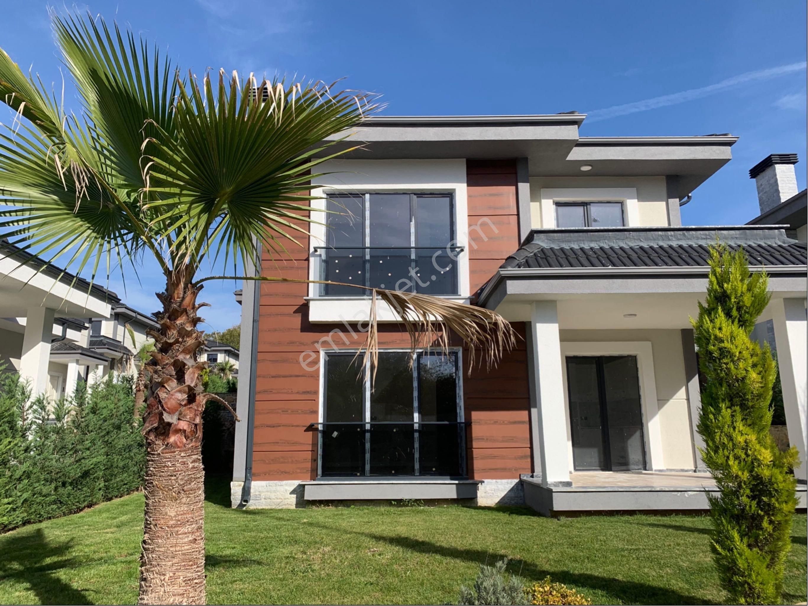 Şile Çayırbaşında Satılık Villa