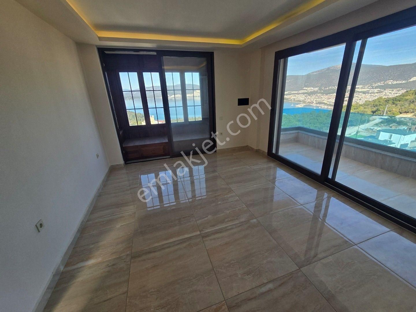 Didim Akbük’te Her Penceresi Denize Açılan Bir Rüya Gibi Ev - Görsel 16