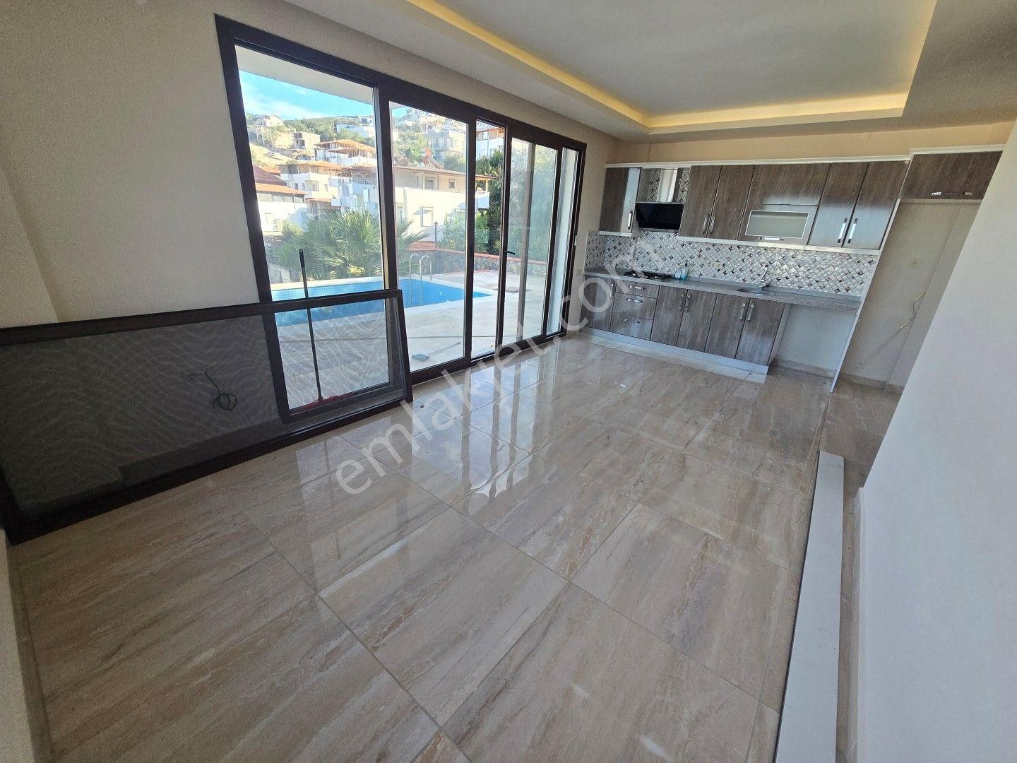 Didim Akbük’te Her Penceresi Denize Açılan Bir Rüya Gibi Ev - Görsel 22