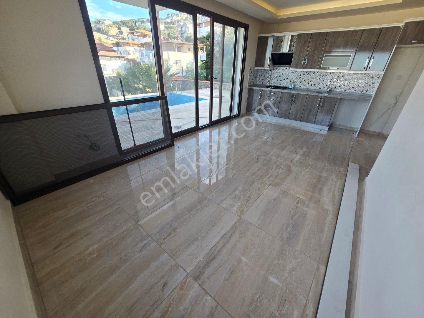 Didim Akbük’te Her Penceresi Denize Açılan Bir Rüya Gibi Ev - Görsel 20