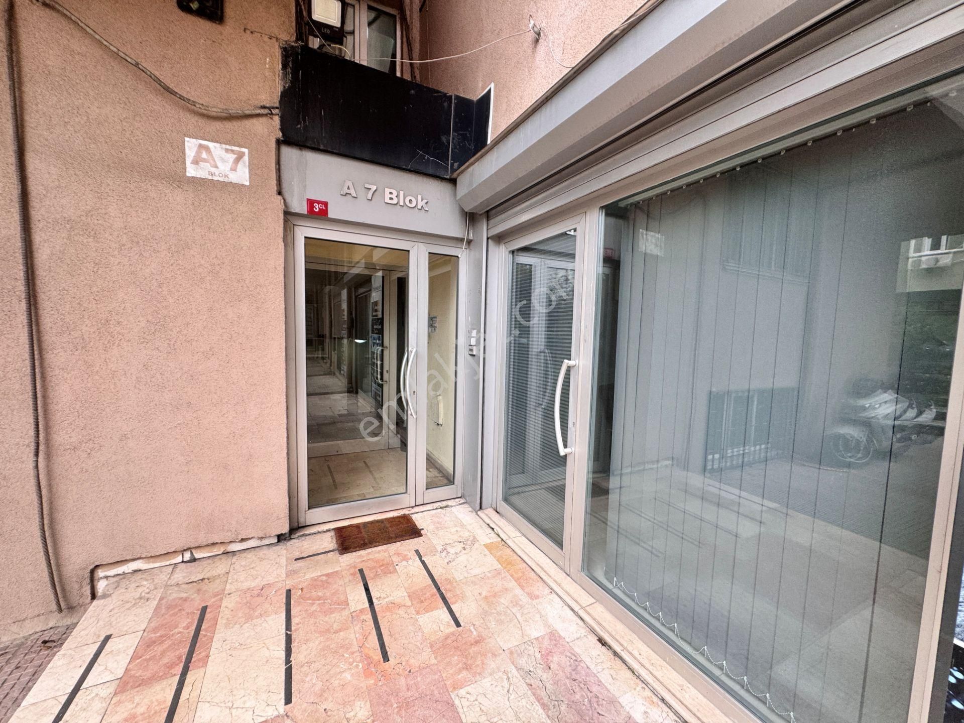 Kadıköy Közyatağı Ulaşım Sorunu Olmayan Sümko Sıt Kiralık Ofis - Görsel 3