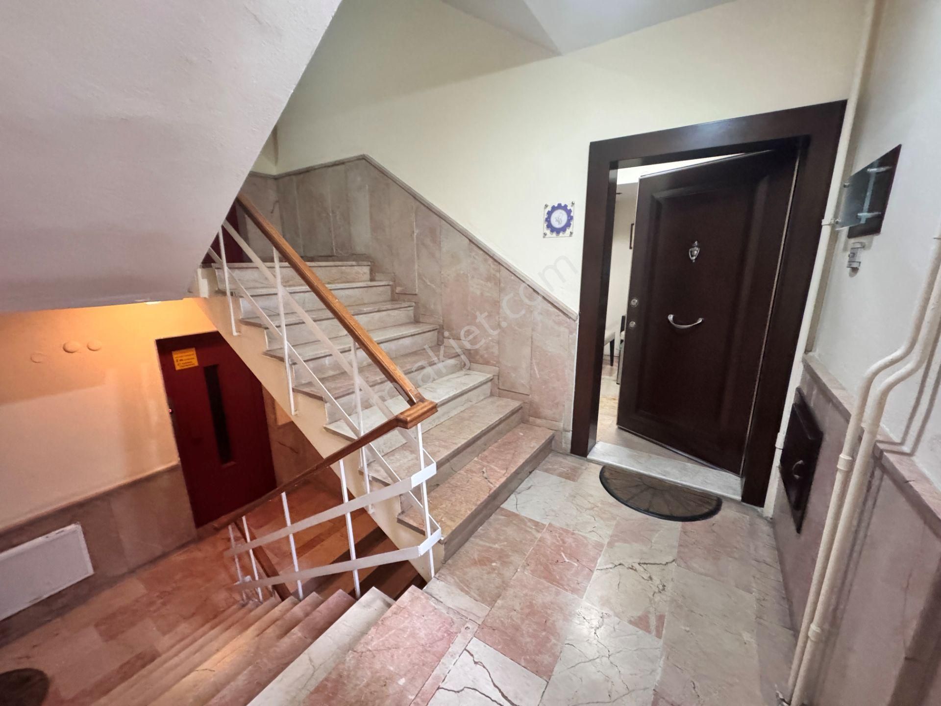 Kadıköy Közyatağı Ulaşım Sorunu Olmayan Sümko Sıt Kiralık Ofis - Görsel 4