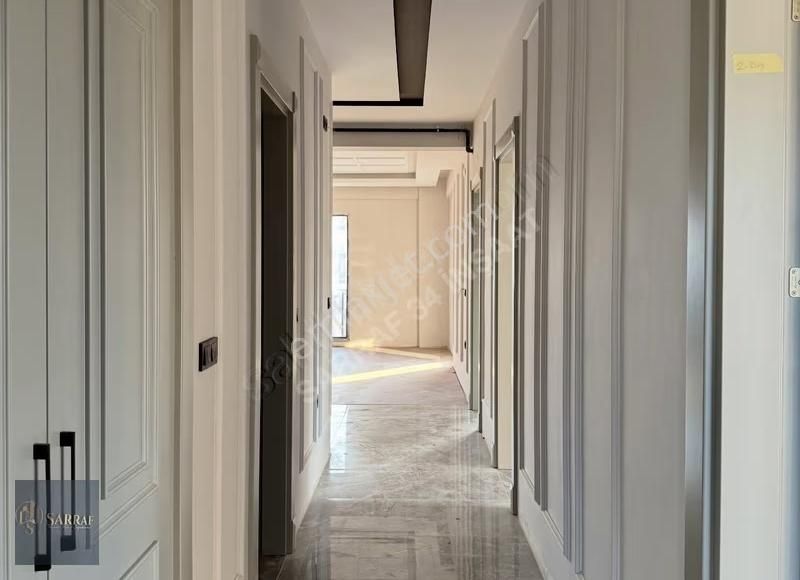 Sarraf Yapıdan Cumhuriyet Mahallesinde Merkezi Konumda Geniş 3+1 - Görsel 5