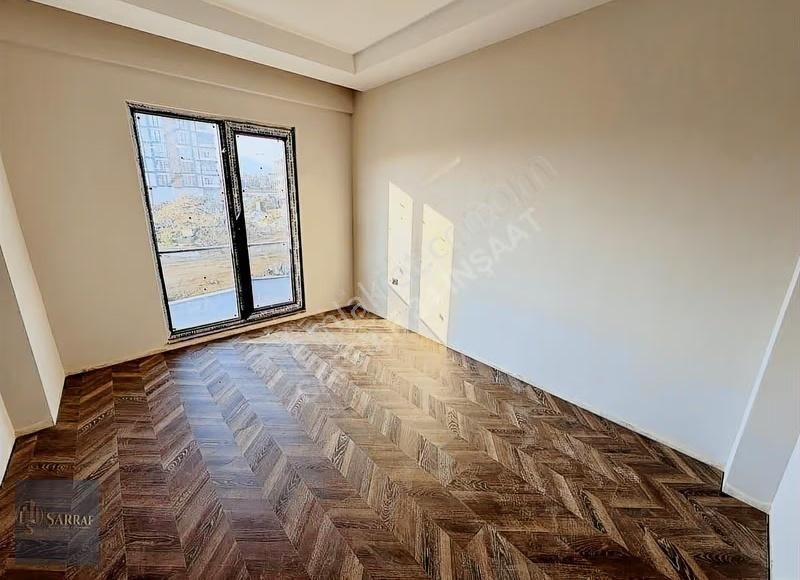 Sarraf Yapıdan Cumhuriyet Mahallesinde Merkezi Konumda Geniş 3+1 - Görsel 11