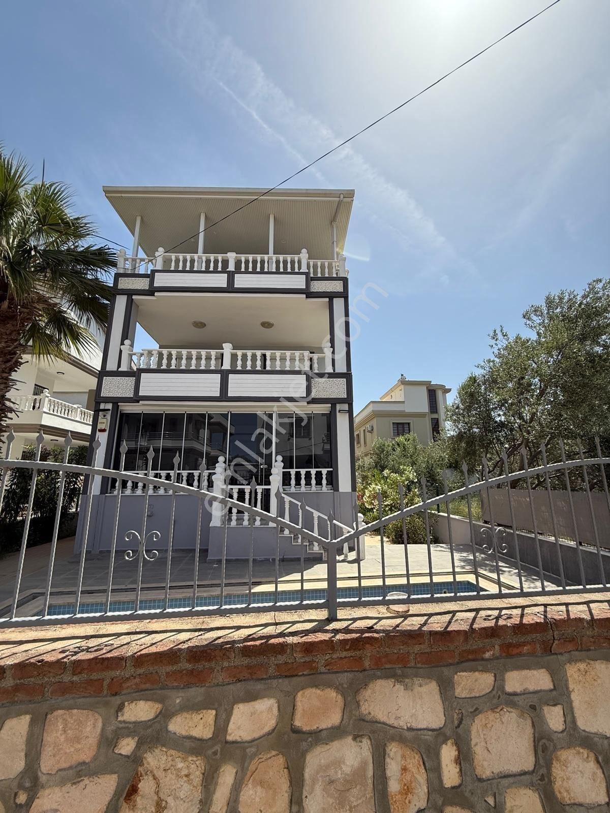 ❗️plaja Yakın 4+1 Tam Müstakil Villa Havuzlu❗️