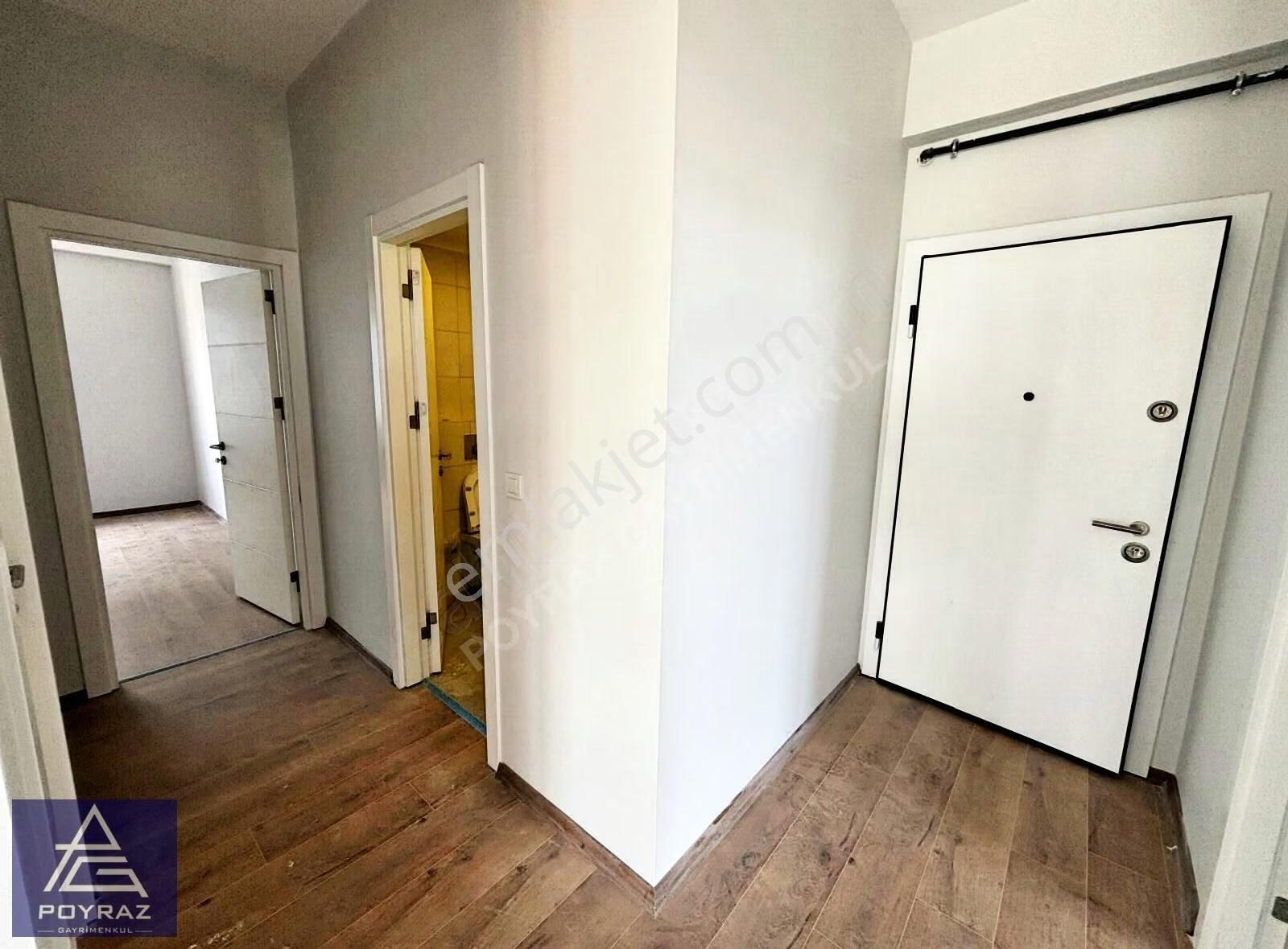 Poyraz'dan Suadiyede Site İçinde Deniz Manzaralı Balkonlu 2+1 - Görsel 4