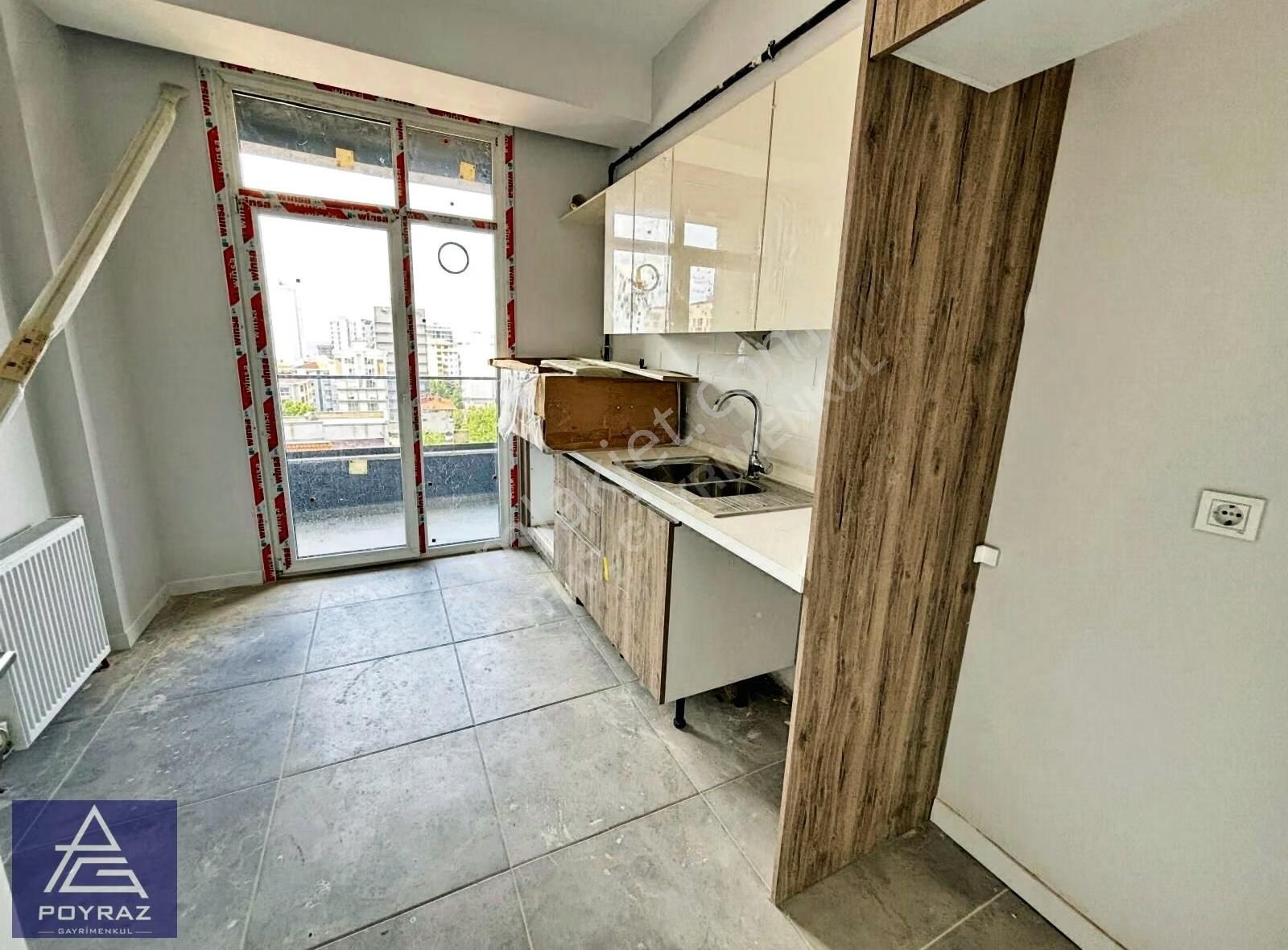 Poyraz'dan Suadiyede Site İçinde Deniz Manzaralı Balkonlu 2+1 - Görsel 25