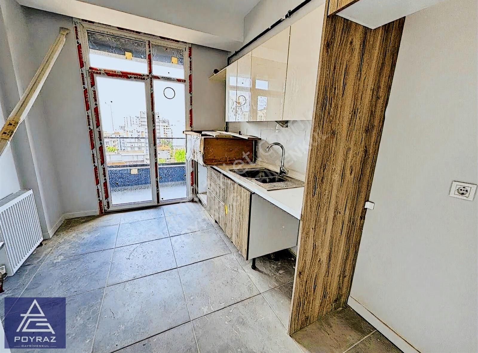 Poyraz'dan Suadiyede Site İçinde Deniz Manzaralı Balkonlu 2+1 - Görsel 10