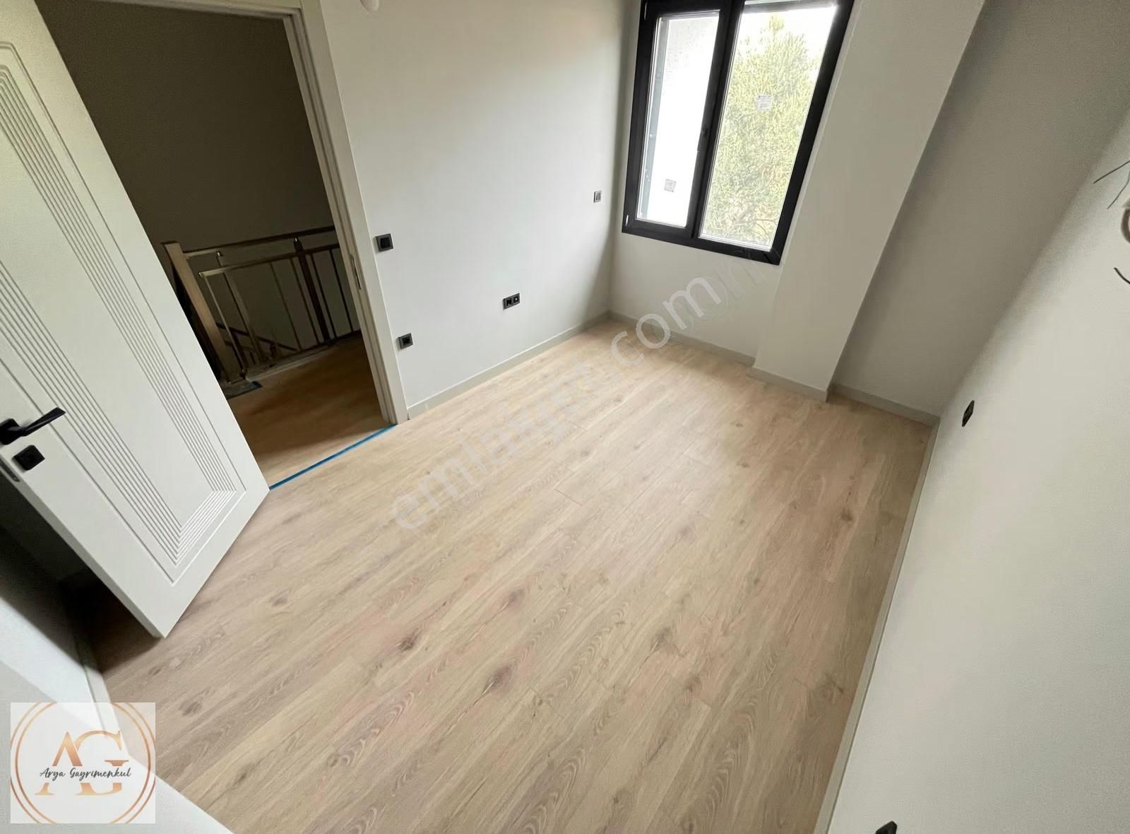 Arya'dan Küçükkuyu'da Denize Yakın Havuzlu 3+1 Satılık Villa - Görsel 7