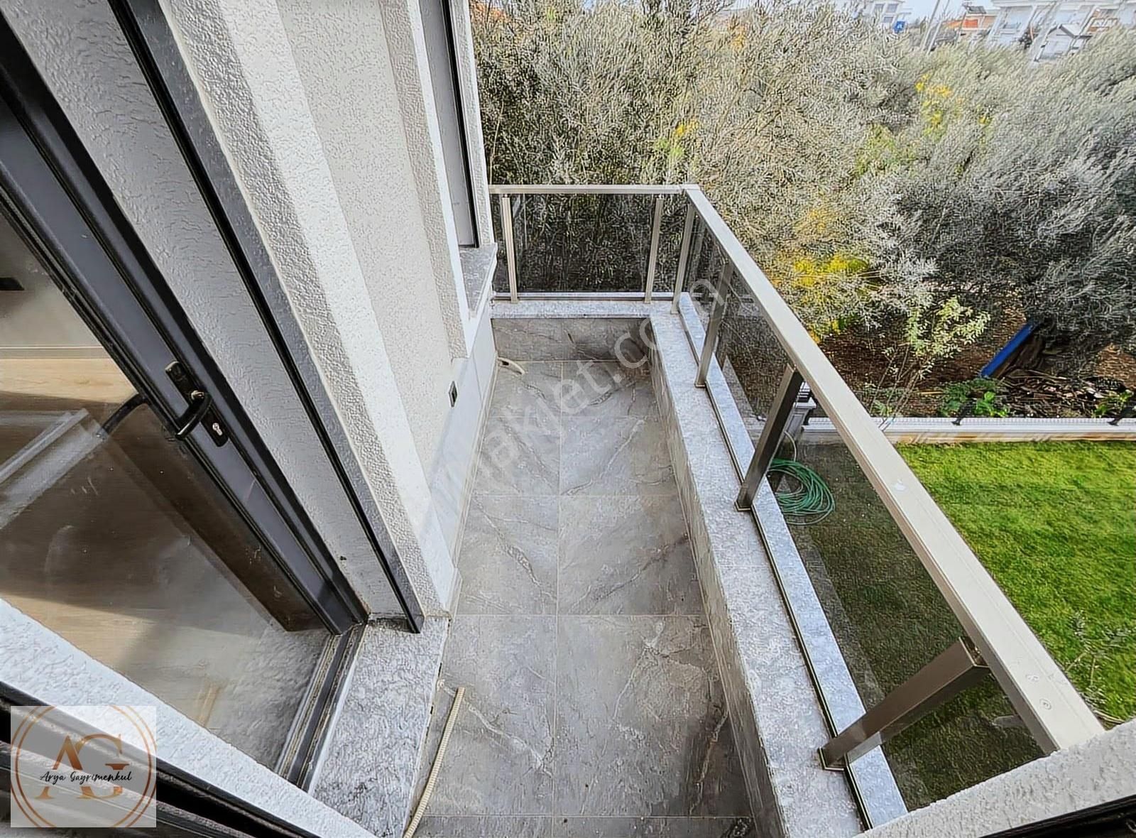 Arya'dan Küçükkuyu'da Denize Yakın Havuzlu 3+1 Satılık Villa - Görsel 33