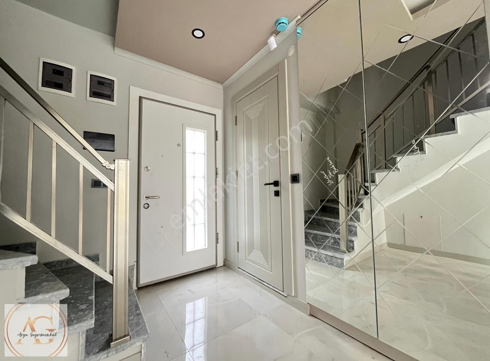 Arya'dan Küçükkuyu'da Denize Yakın Havuzlu 3+1 Satılık Villa - Görsel 25