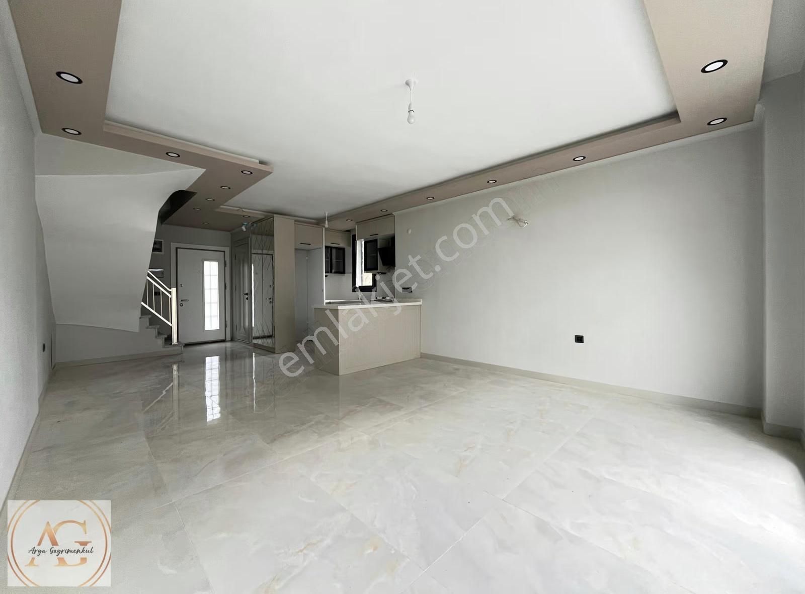 Arya'dan Küçükkuyu'da Denize Yakın Havuzlu 3+1 Satılık Villa - Görsel 16