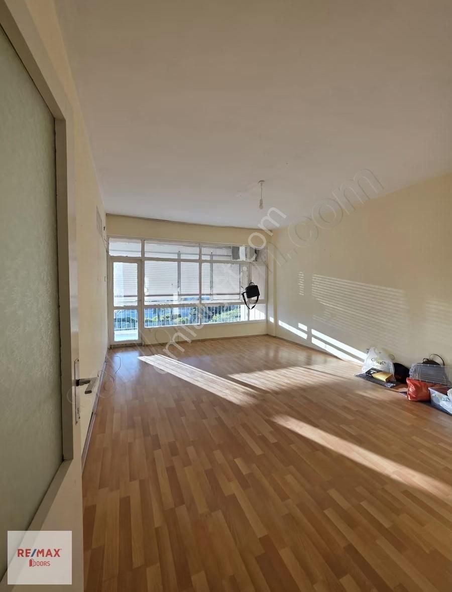 Burhanettin Onat'da Deniz Manzaralı Geniş 4+1 Kiralık Daire - Görsel 7