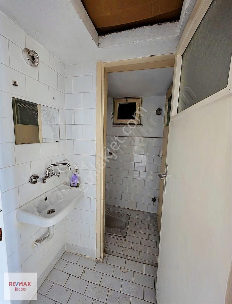 Burhanettin Onat'da Deniz Manzaralı Geniş 4+1 Kiralık Daire - Görsel 12