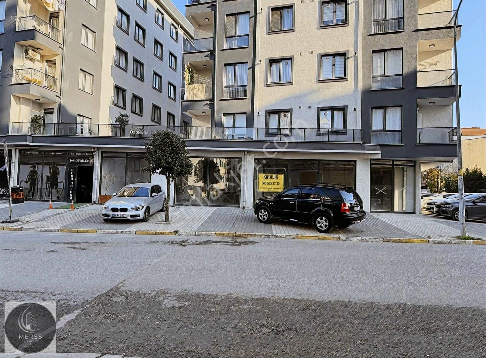Sultanbeyli Battalgazi'de İskânlı Binada Dükkan Kiralıktır
