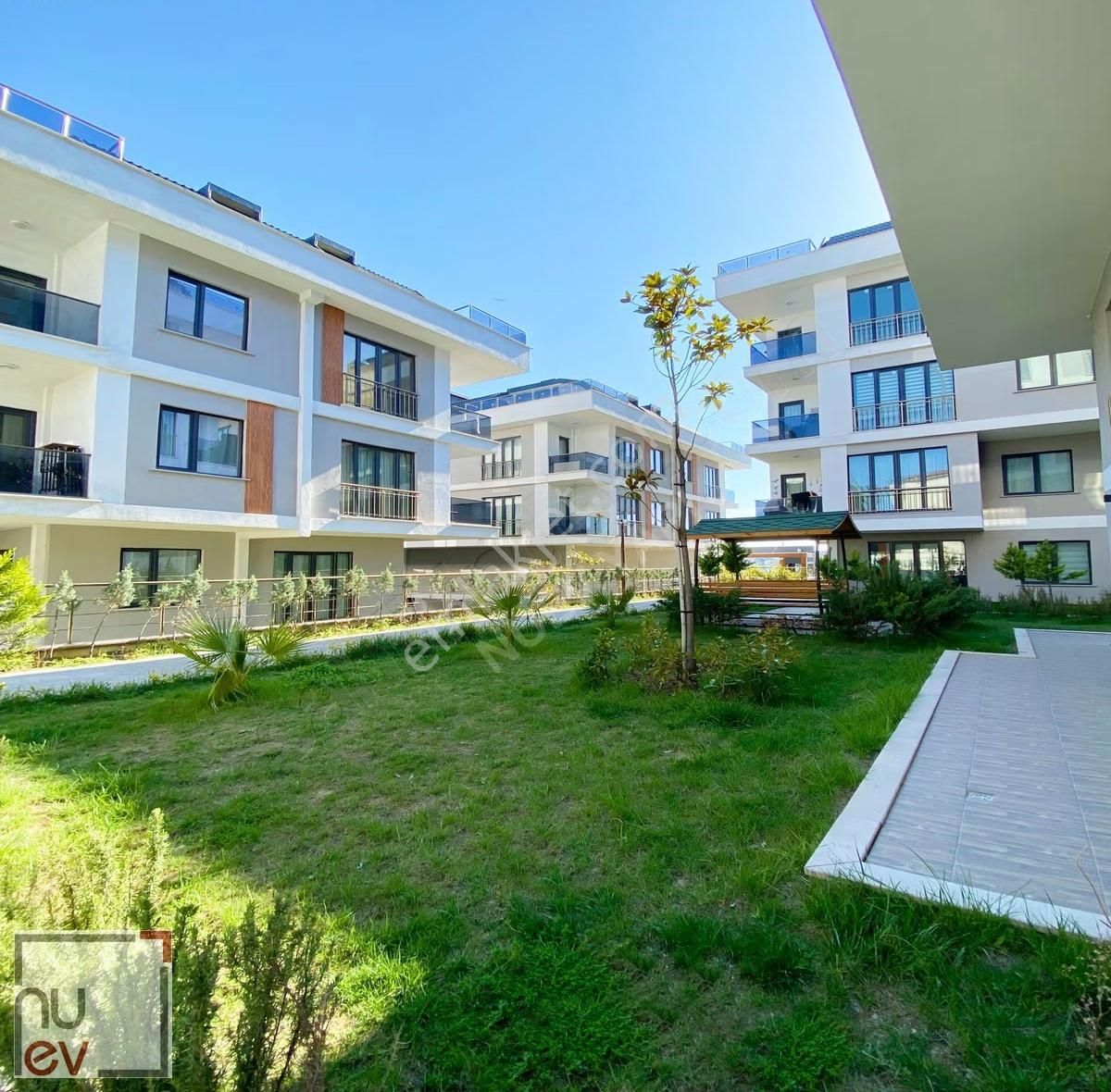 Kavaklı'da Site İçerisinde 2+1-nuev