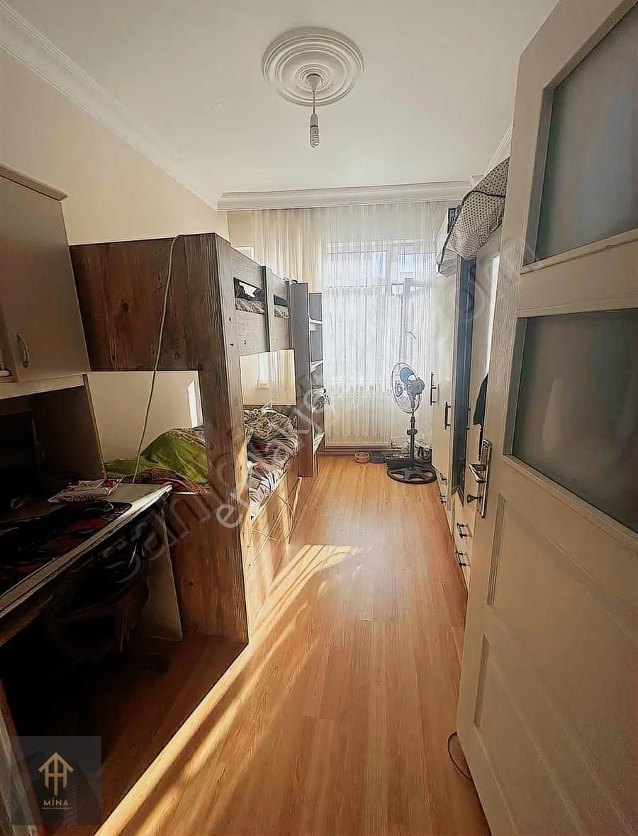 Hacı Kadın Caddesi Üzerinde Yenilenmiş 2+1 2. Kat Ön Cephe - Görsel 17