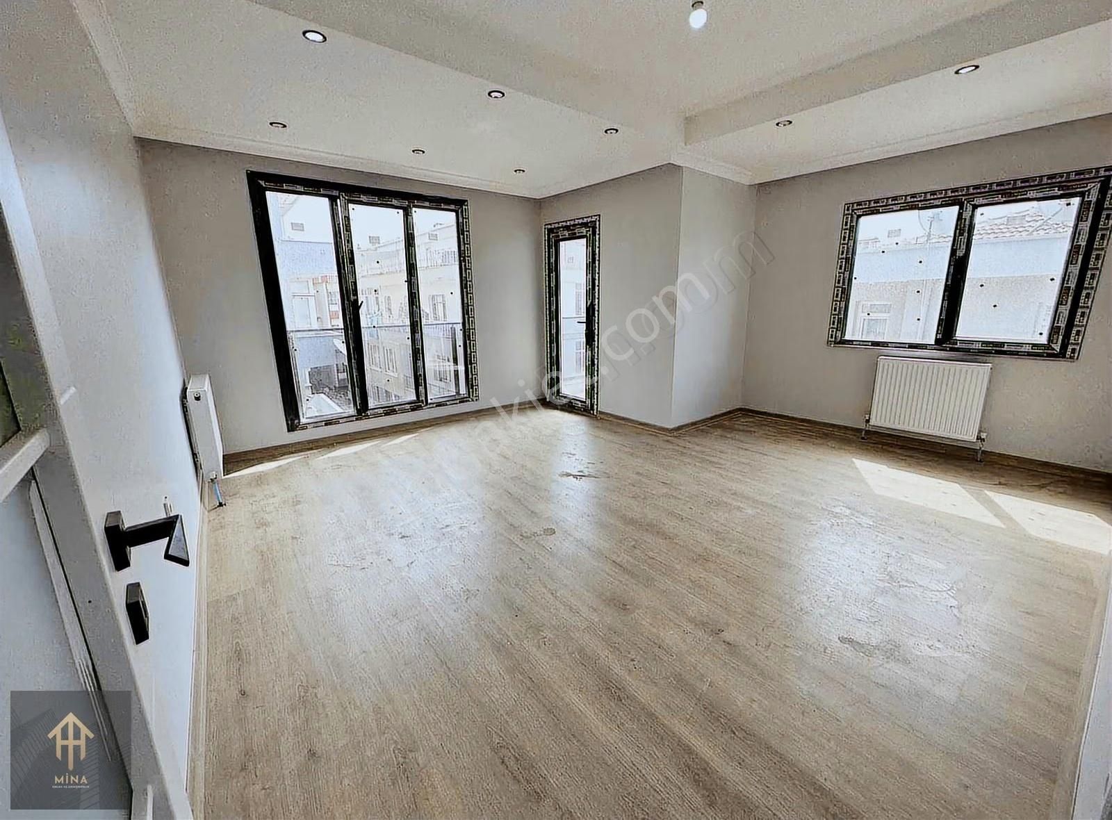 Sıfır Ön Cephe Metrobüse 1dk 4+2 Dublex Çift Girişli Otoparklı