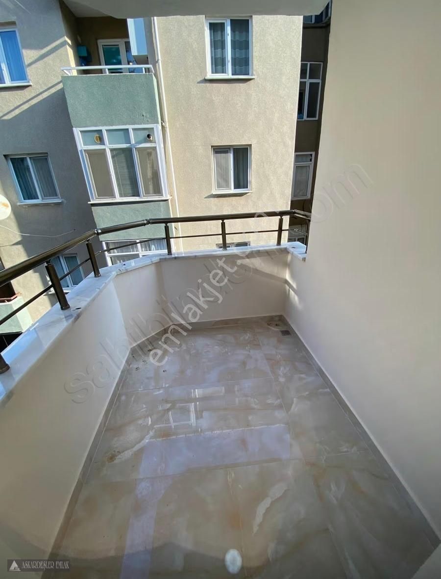 İdealtepe'de Site İçerisinde 3+1 110 M² İçi Komple Yapılı Daire - Görsel 2