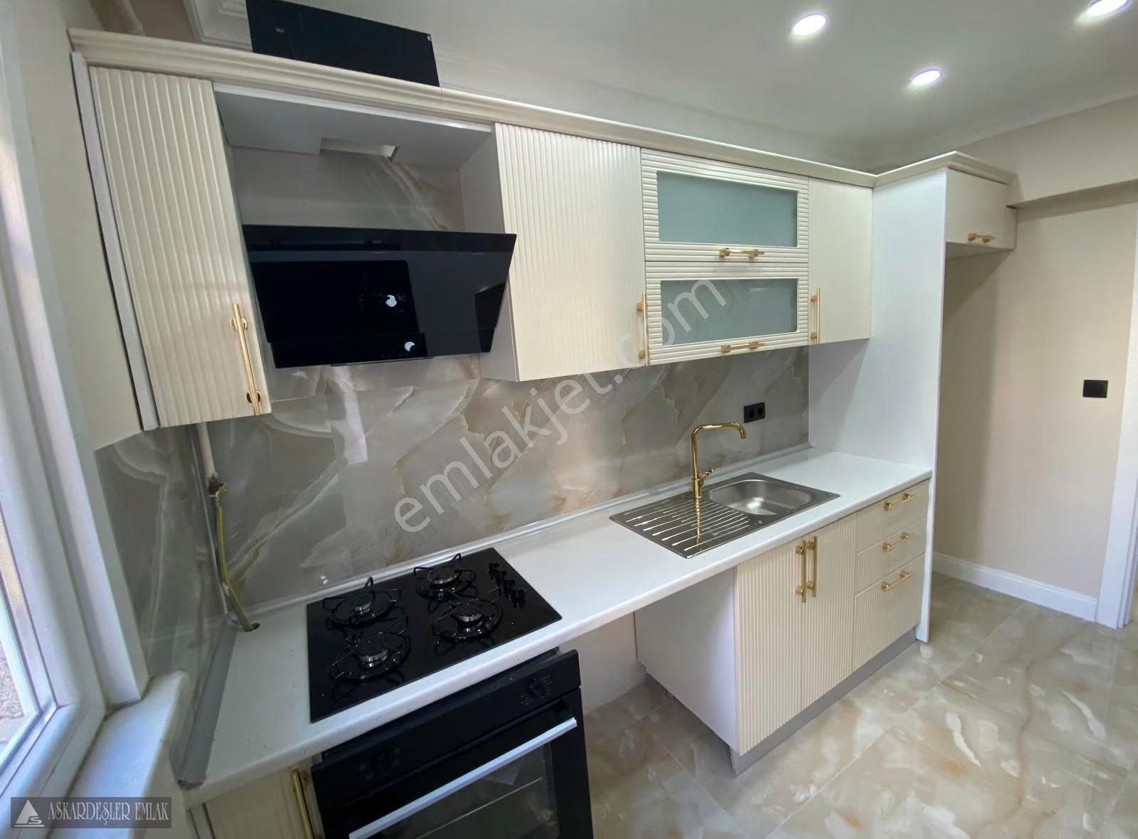 İdealtepe'de Site İçerisinde 3+1 110 M² İçi Komple Yapılı Daire