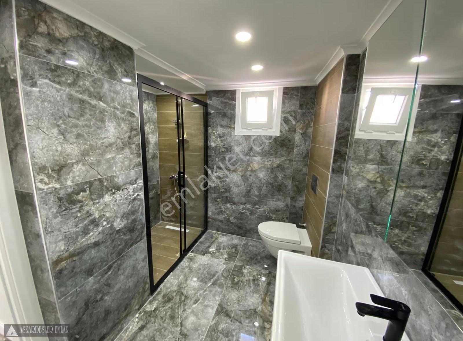 Altıntepe'de İçi Komple Yenilenmiş 120 M² 3+1 Daire