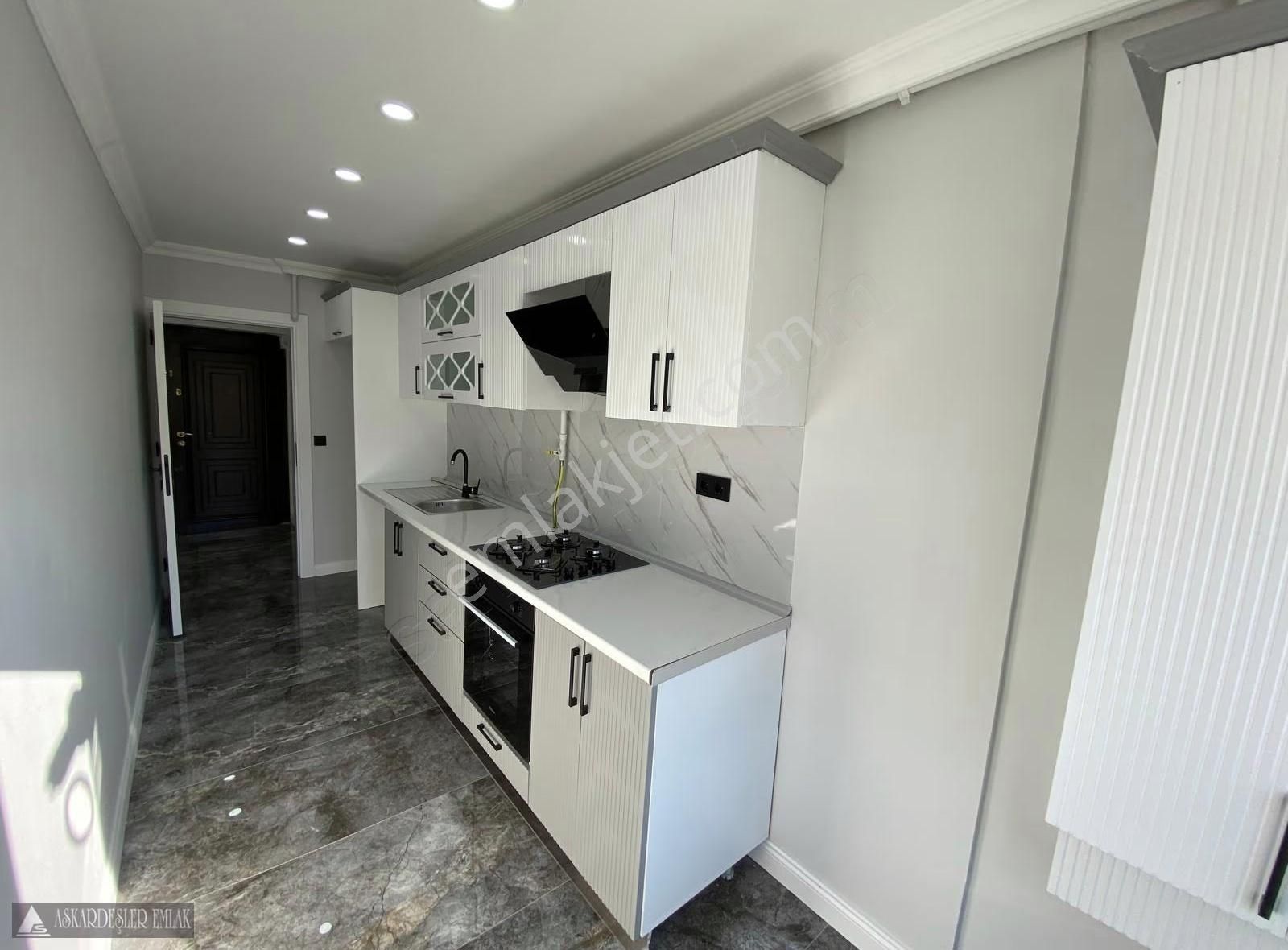 Altıntepe'de İçi Komple Yenilenmiş 120 M² 3+1 Daire - Görsel 17