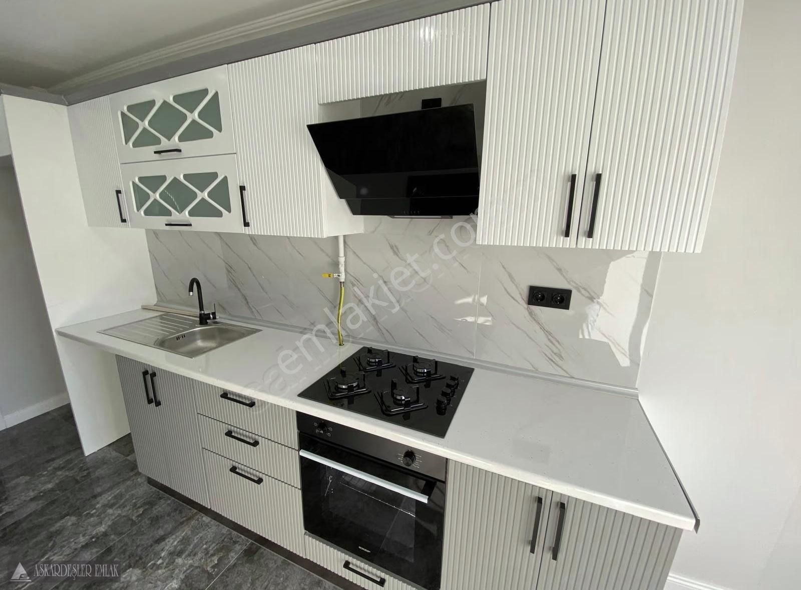 Altıntepe'de İçi Komple Yenilenmiş 120 M² 3+1 Daire - Görsel 5