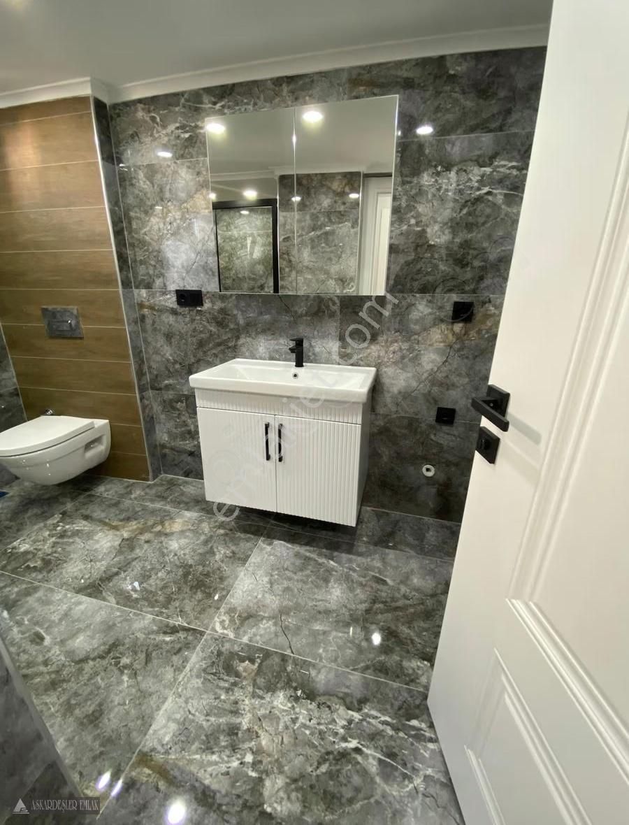 Altıntepe'de İçi Komple Yenilenmiş 120 M² 3+1 Daire - Görsel 16