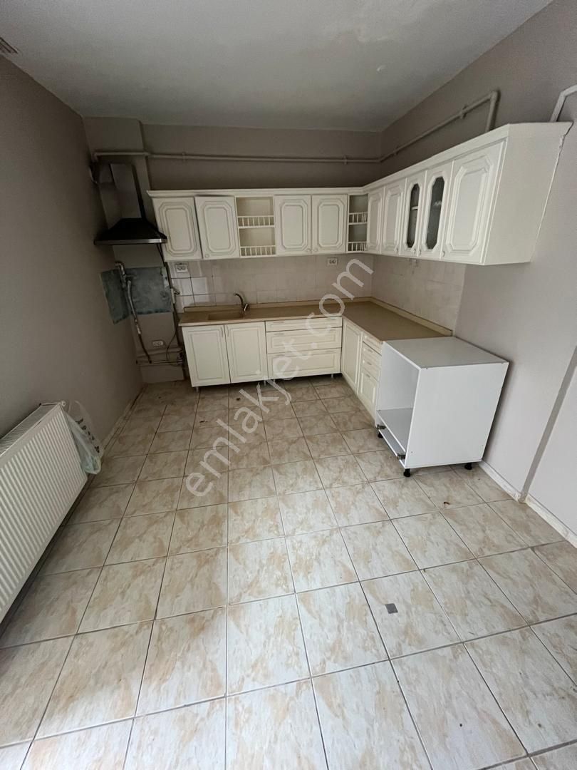 Ümraniye Çamlık Çakmak Mahallesi İkbal Caddesi 1.kat 3+1 160metre Kira Lık Daire Ev - Görsel 4