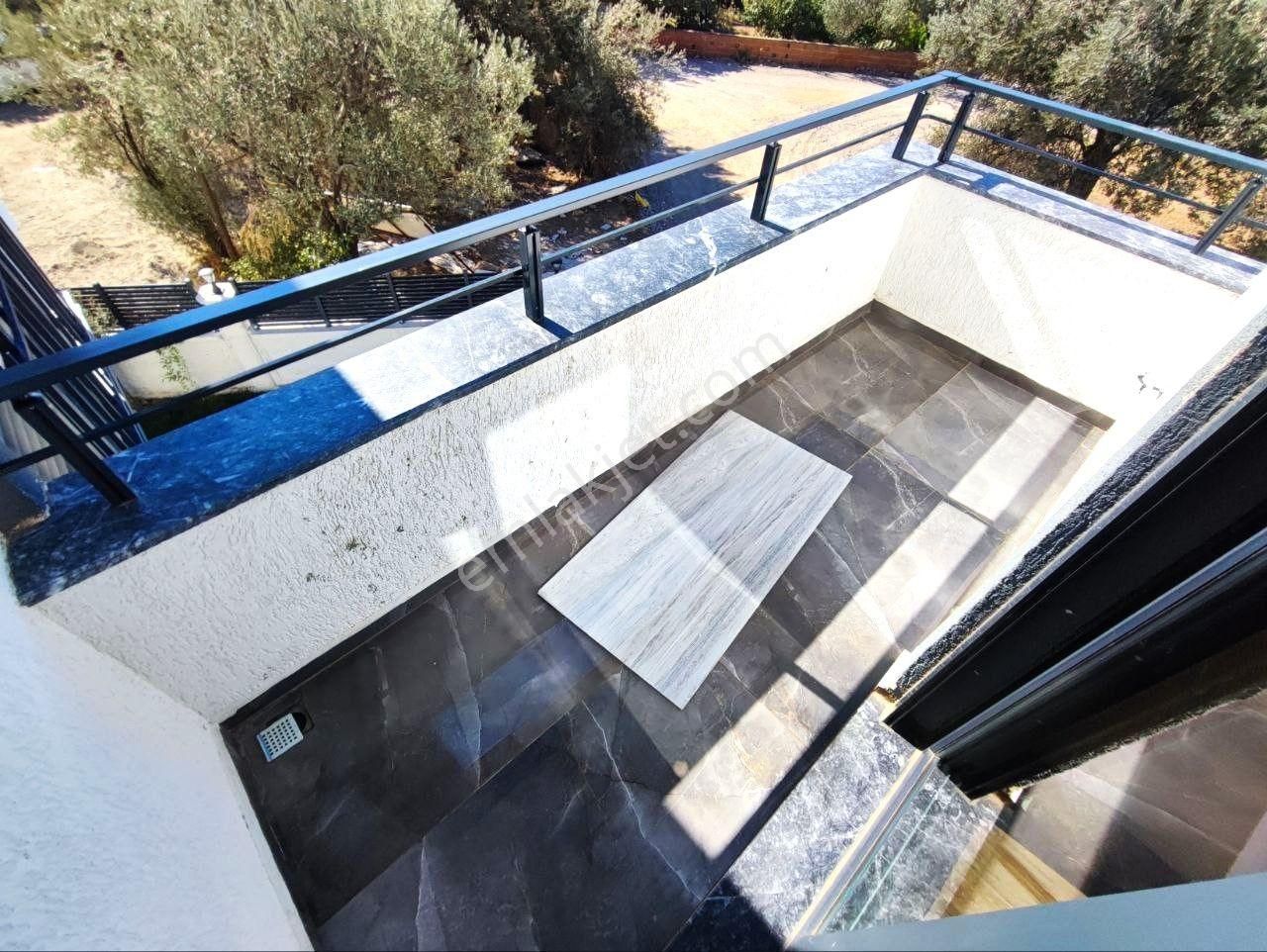 Aygül Farkıyla Edremit Zeytinli'de Ultra Lüks Özel Bir Yaşamın Kapılarını Aralayan Satılık 5+1 Villa - Görsel 9