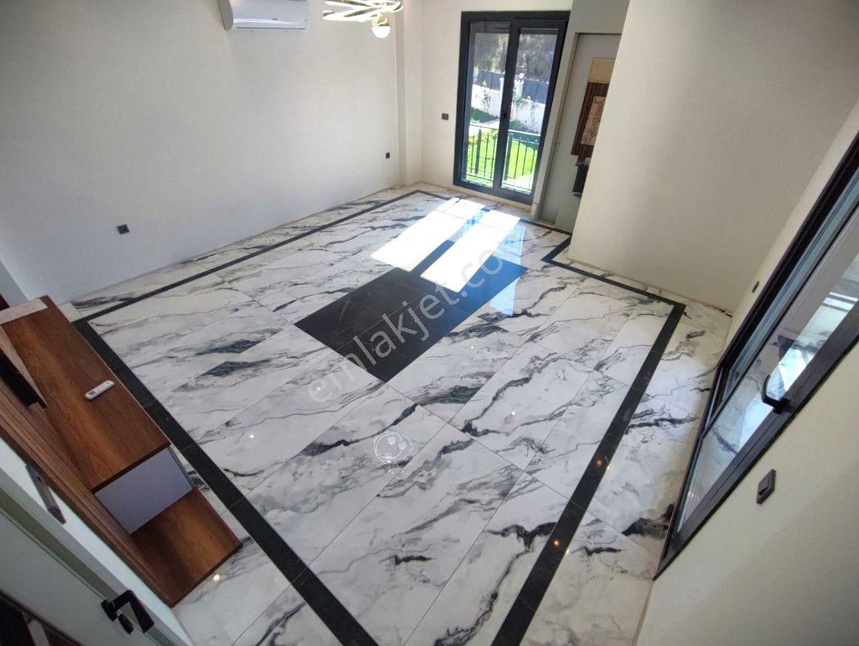 Aygül Farkıyla Edremit Zeytinli'de Ultra Lüks Özel Bir Yaşamın Kapılarını Aralayan Satılık 5+1 Villa - Görsel 8