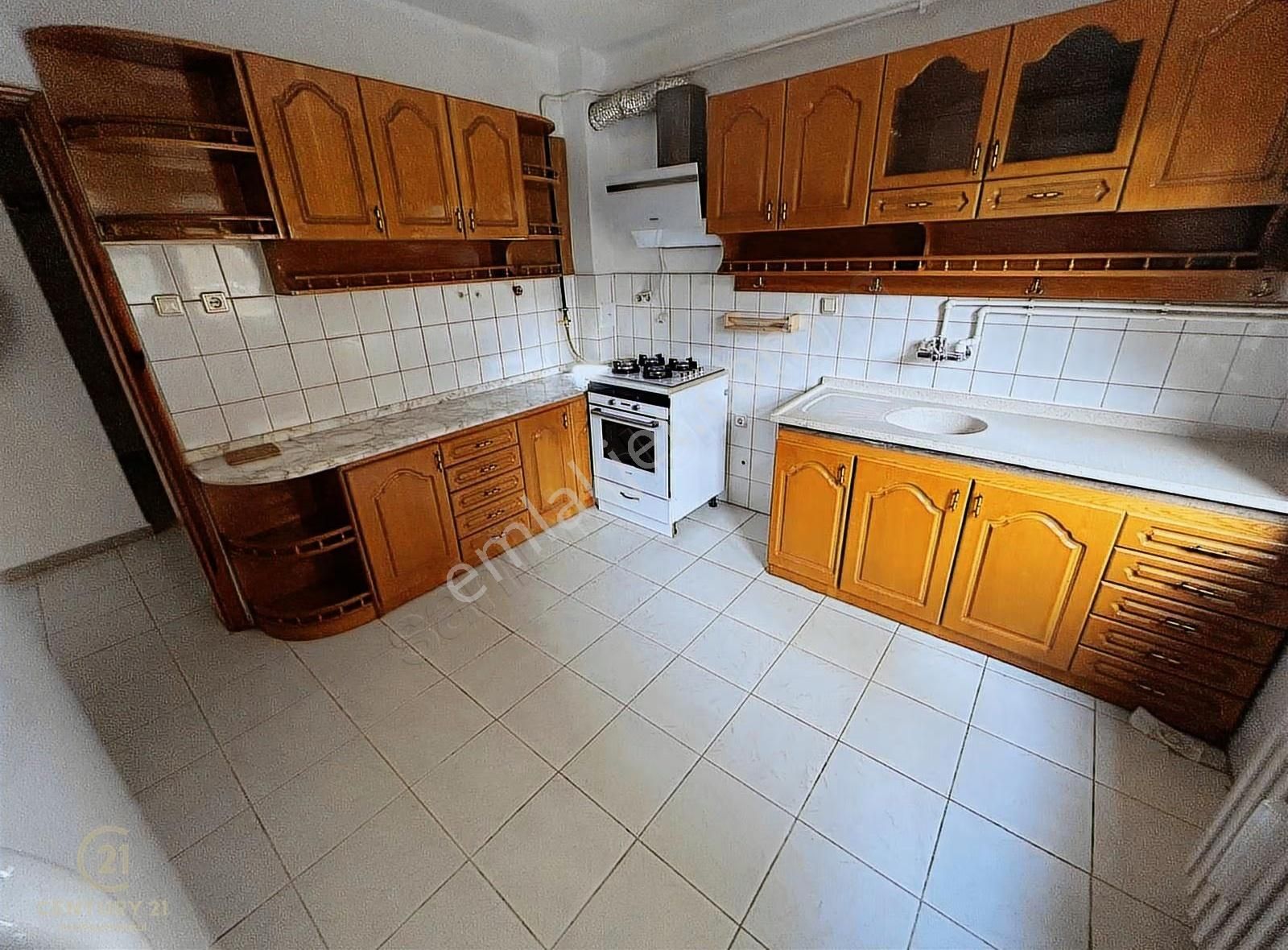 C21 Bal'dan Bahçelievler'de Eşyalı Müstakil 5+1 Kiralık Tripleks - Görsel 19