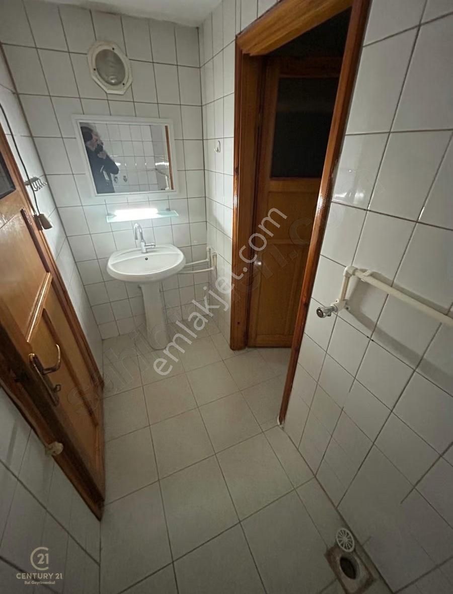 C21 Bal'dan Bahçelievler'de Eşyalı Müstakil 5+1 Kiralık Tripleks - Görsel 21