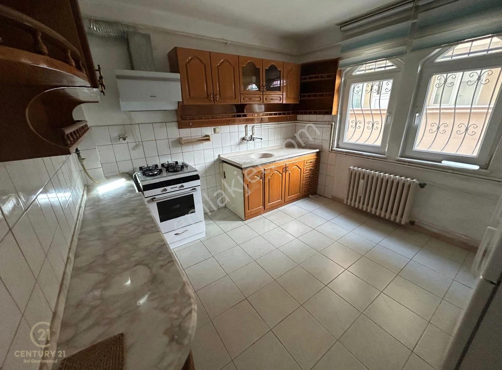 C21 Bal'dan Bahçelievler'de Eşyalı Müstakil 5+1 Kiralık Tripleks - Görsel 28