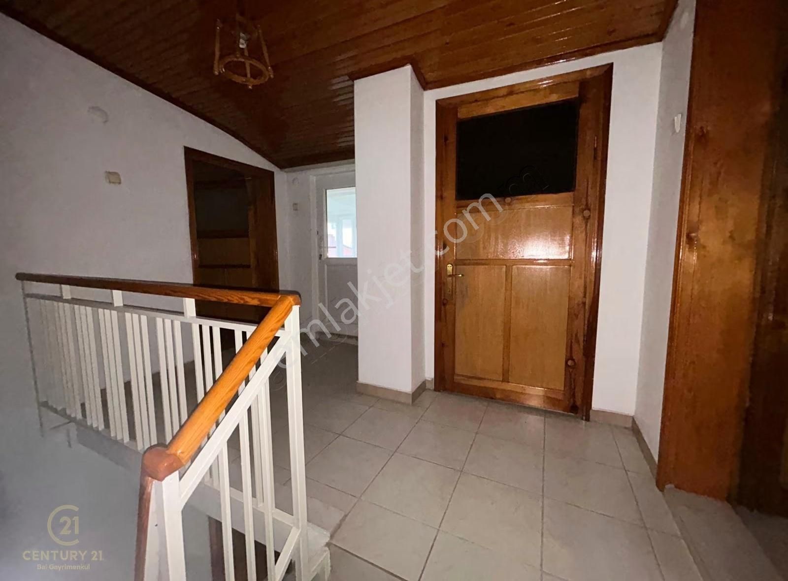 C21 Bal'dan Bahçelievler'de Eşyalı Müstakil 5+1 Kiralık Tripleks - Görsel 13