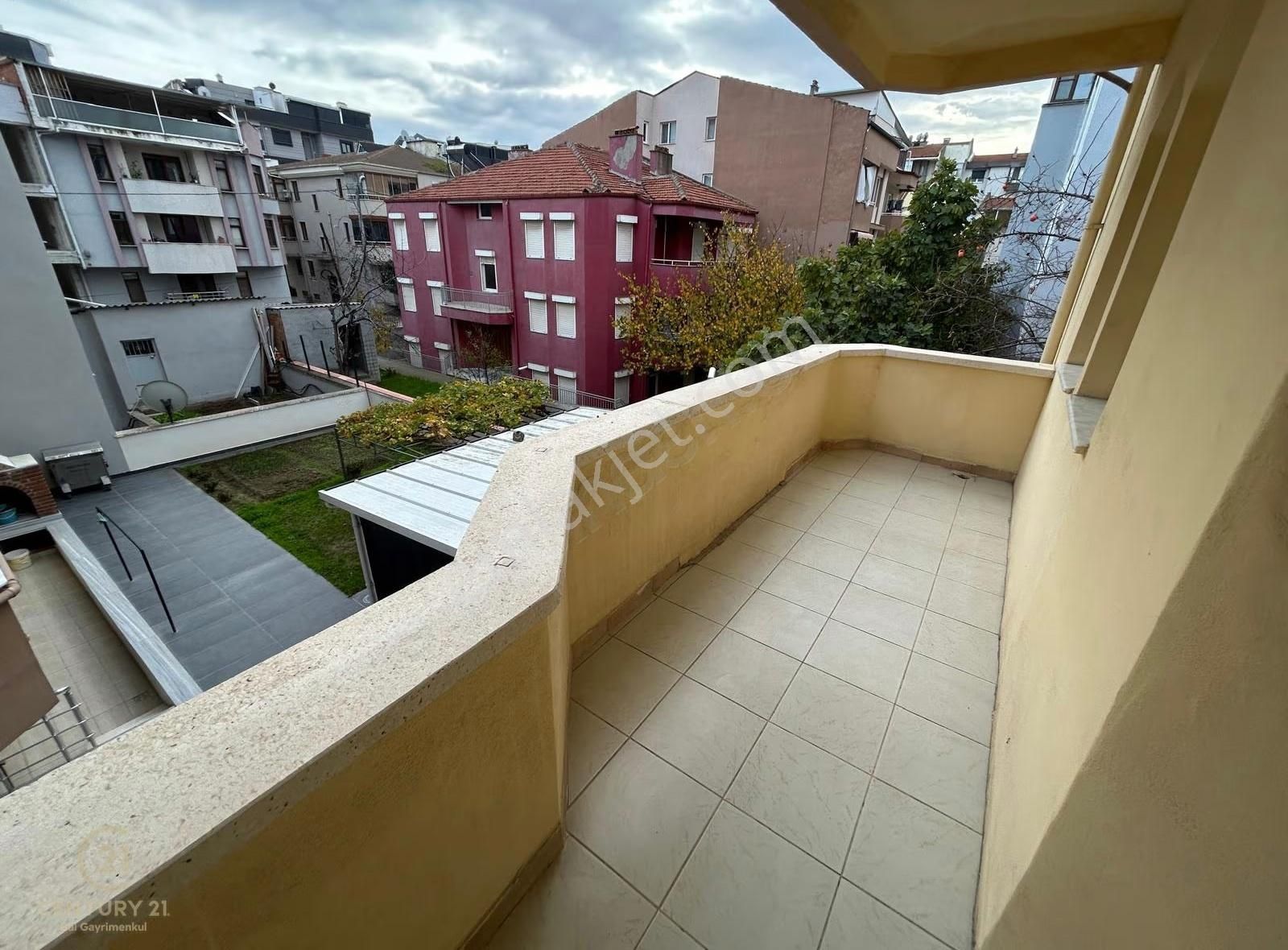 C21 Bal'dan Bahçelievler'de Eşyalı Müstakil 5+1 Kiralık Tripleks - Görsel 15