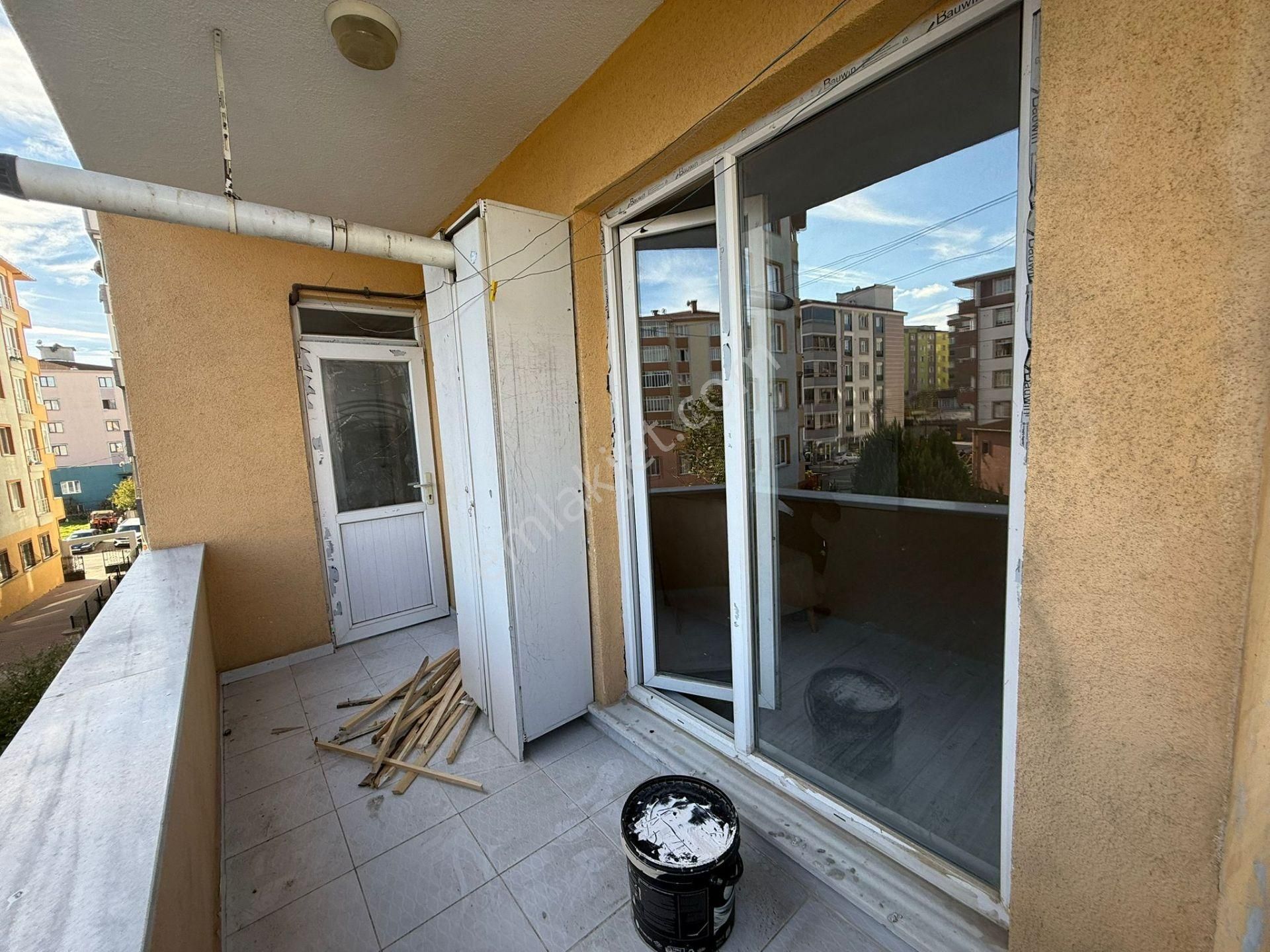 Akyüz Gayrimenkul Den; Merkezı Konumda Iskanlı,kombılı ,satılık 2+1 Daire - Görsel 24
