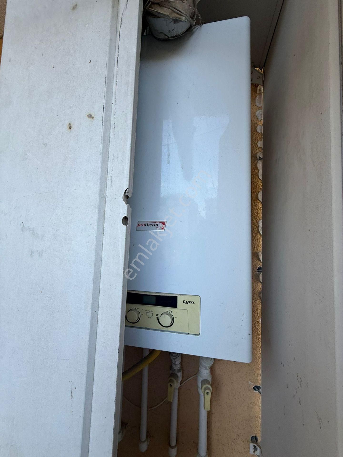 Akyüz Gayrimenkul Den; Merkezı Konumda Iskanlı,kombılı ,satılık 2+1 Daire - Görsel 28