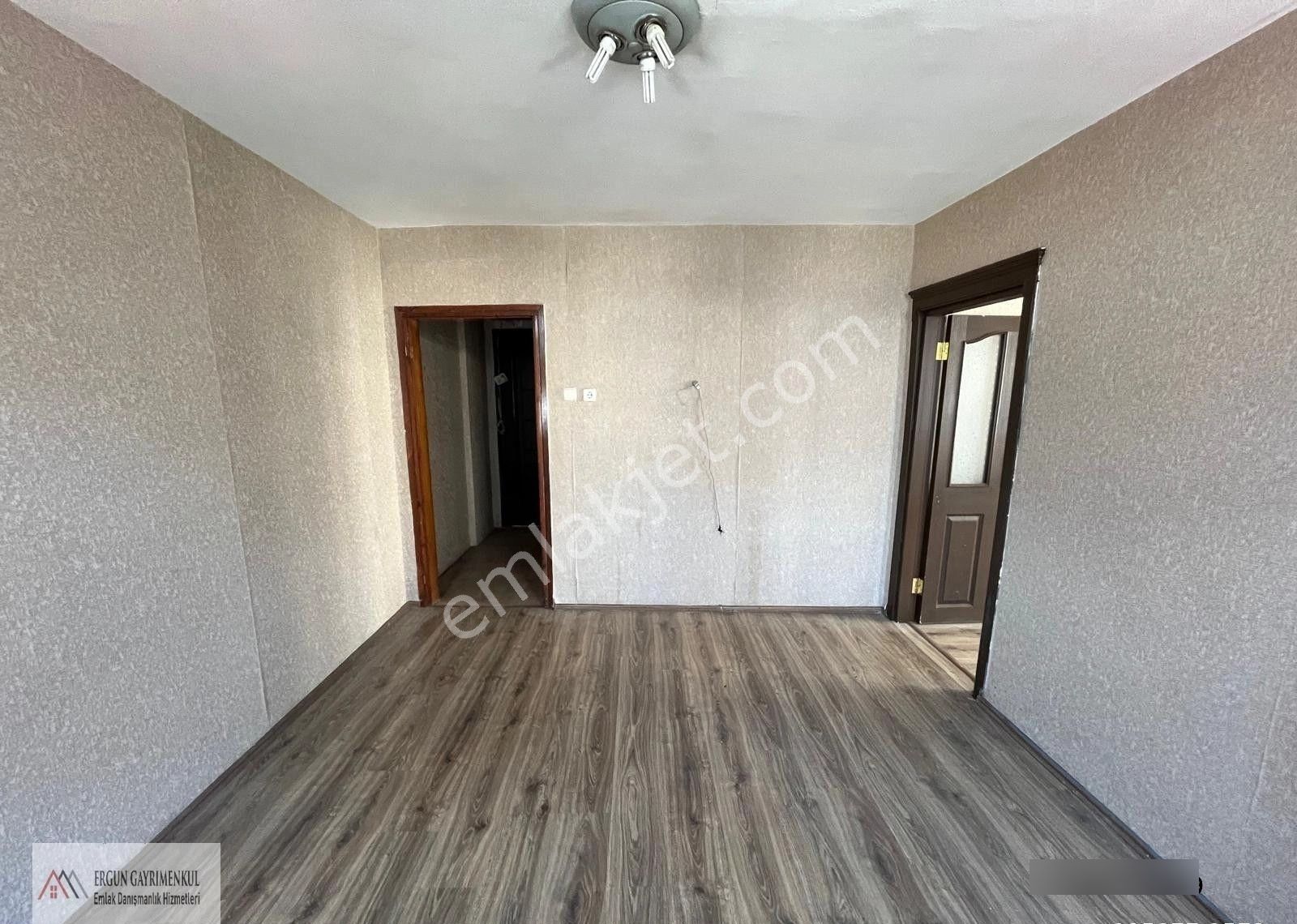 Ergünden Çankayada Arakat Asansörlü 1+1 Kiralık Ofis - Görsel 14