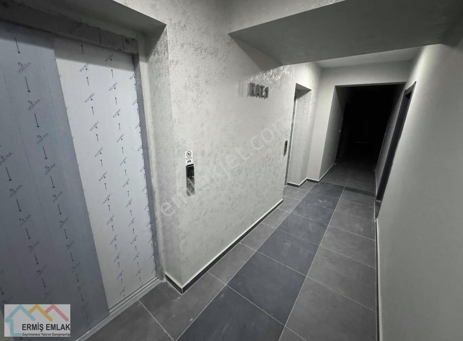 Mustafa Kemal'de Satılık 1+1 Daire