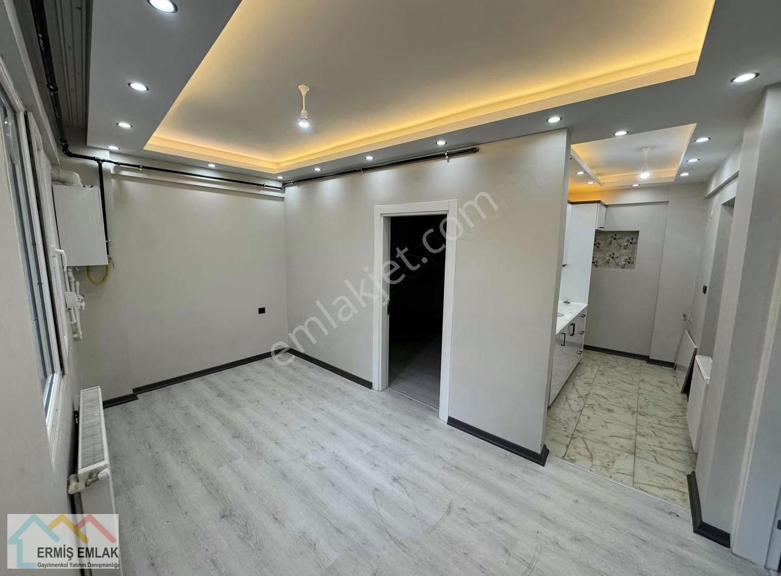 Tadilatlı, Doğalgazlı 2+1 Daire