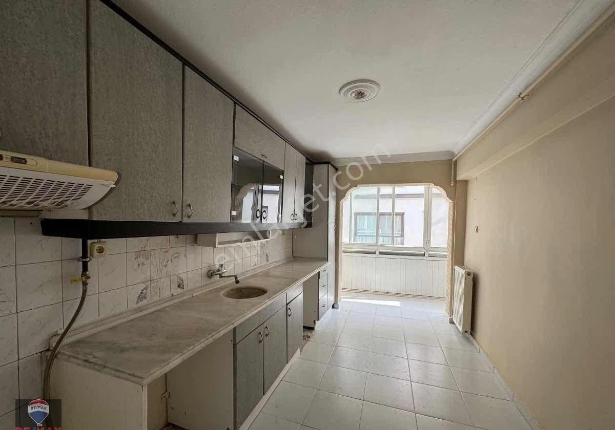 Karşıyaka Çarşı Yakını 3+1 Kiralık Daire - Görsel 18