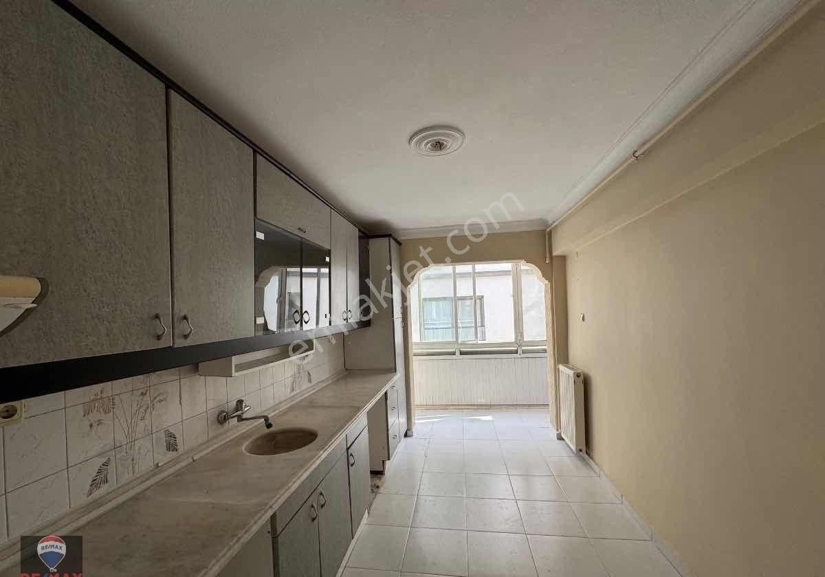 Karşıyaka Çarşı Yakını 3+1 Kiralık Daire - Görsel 32