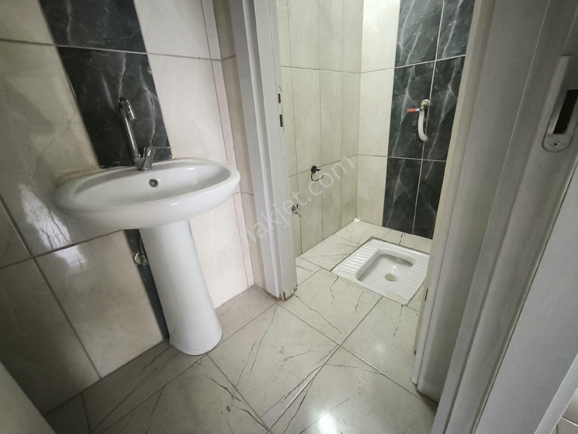 Kızıl Arık Mahallesi De Kiralık Daire 2+1 - Görsel 2