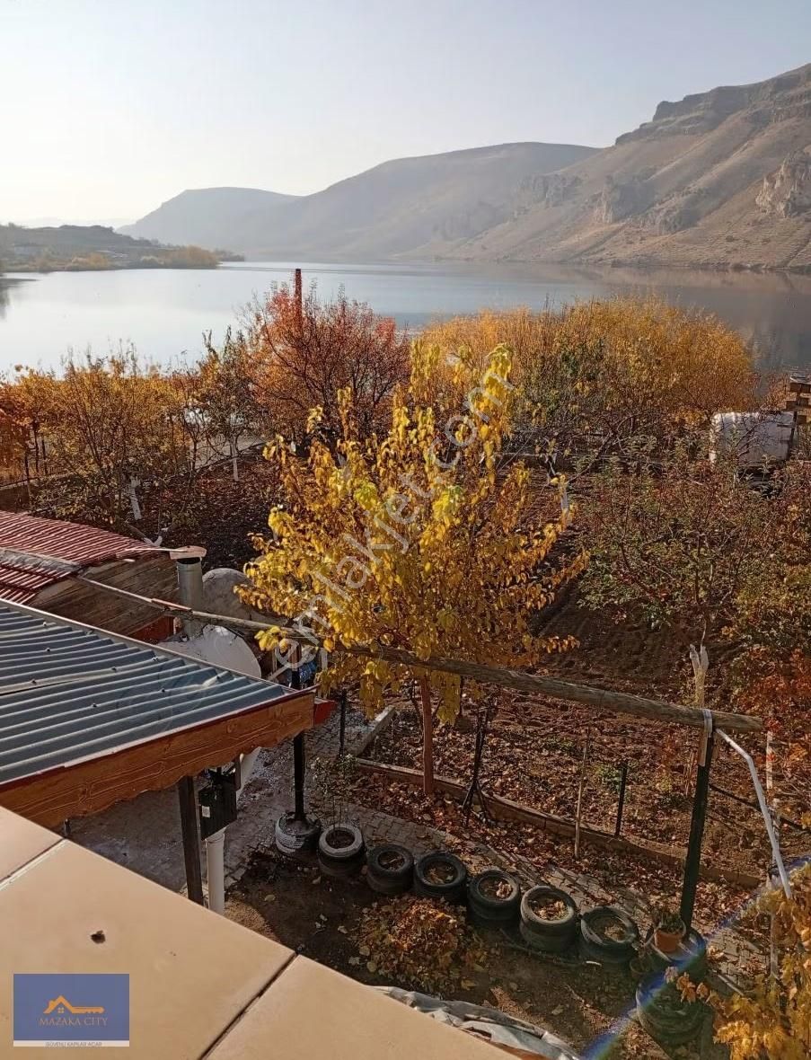 Mazaka Cıty'den Bayramhacı Göl Kenarında Eşşiz Manzaralı Villa