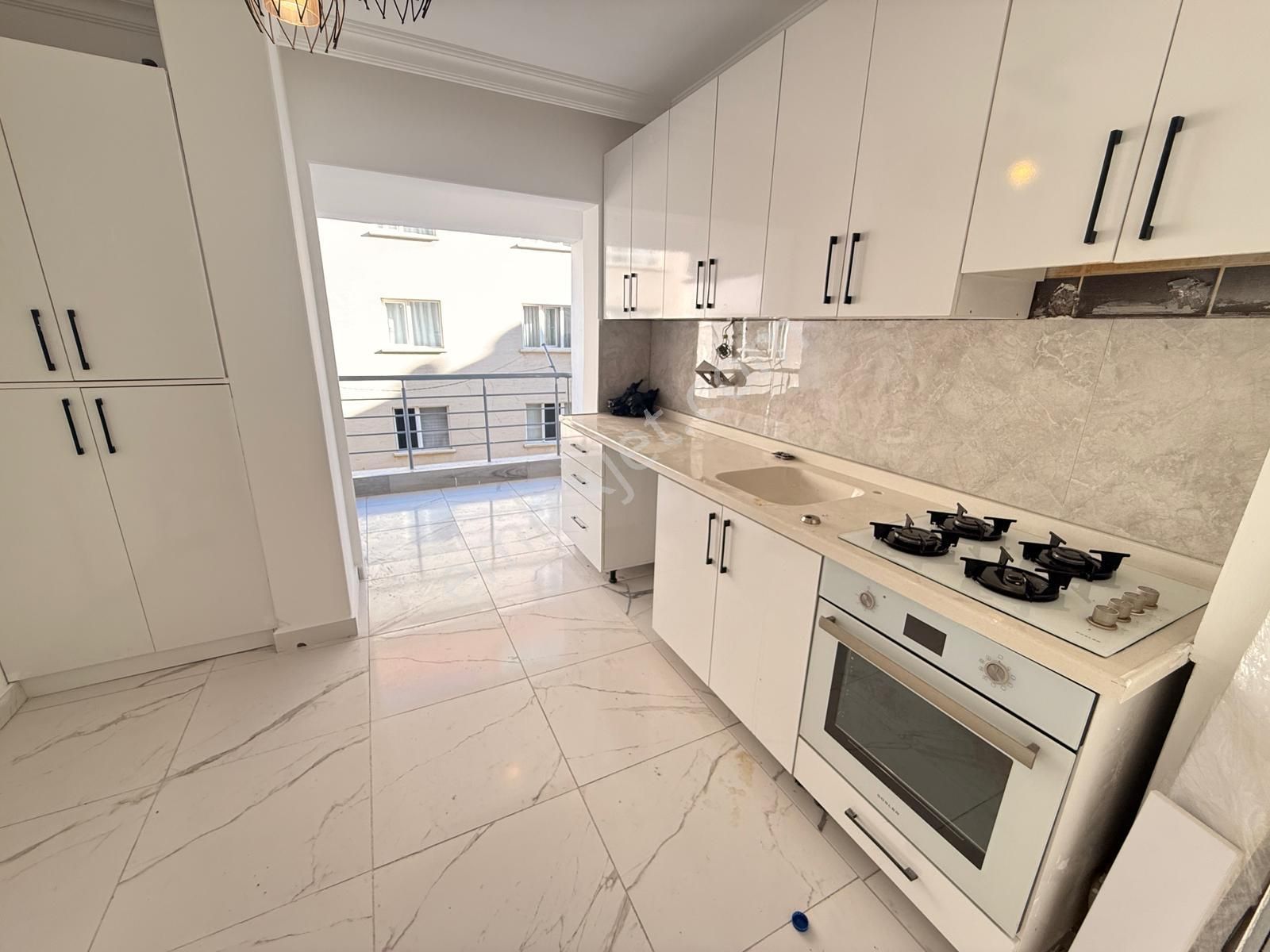 Esertepe Mahallesi'nde Teras Balkonlu 3+1 Daire! - Görsel 2