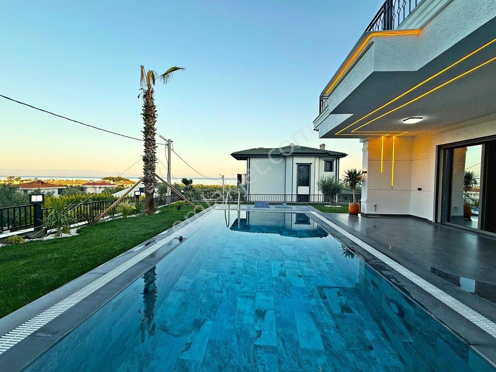 Ayanoğlundan Altınolukta Havuzlu Jakuzili Saunalı Lux Villa - Görsel 6