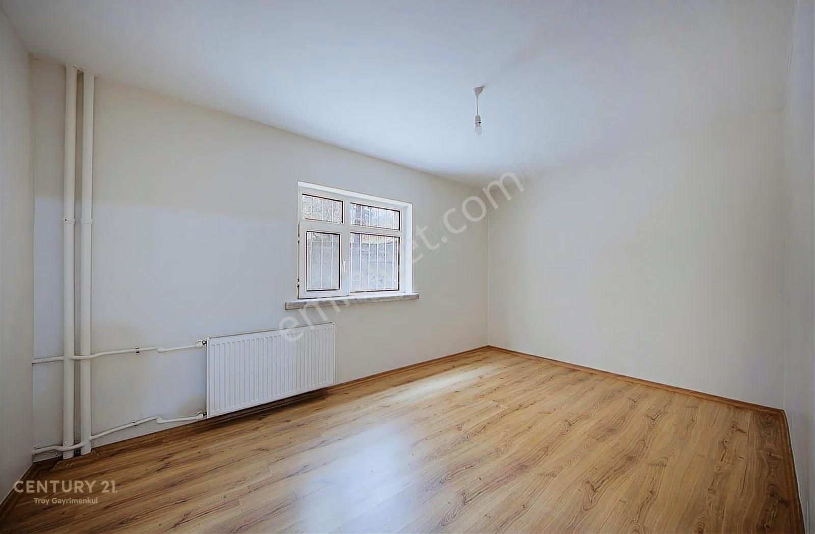 Hayatın Merkezinde... Emek'te... Herşeyi İle Yenilenmiş 3+1 - Görsel 5