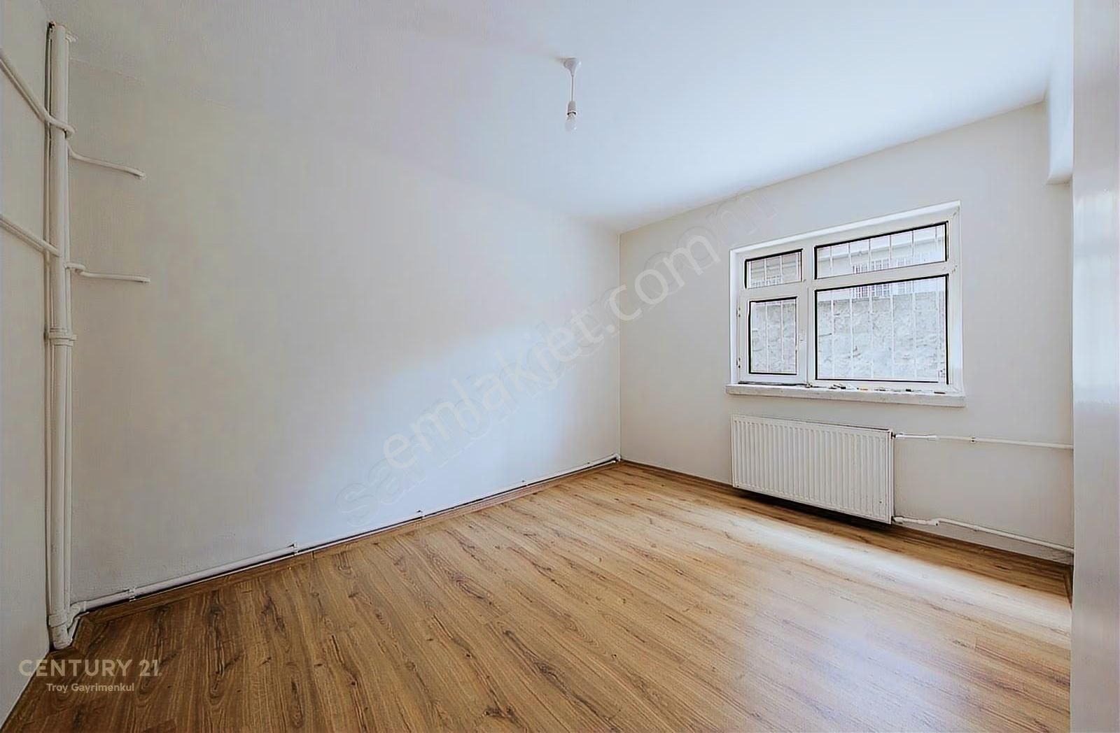 Hayatın Merkezinde... Emek'te... Herşeyi İle Yenilenmiş 3+1 - Görsel 16