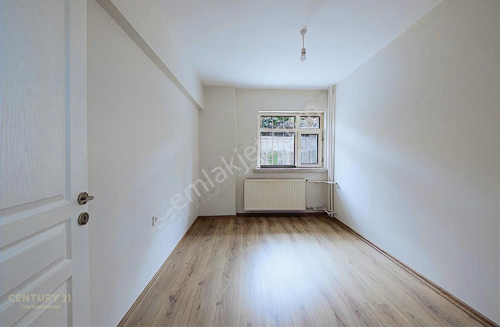 Hayatın Merkezinde... Emek'te... Herşeyi İle Yenilenmiş 3+1 - Görsel 21